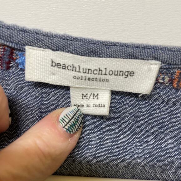 BeachLunchLounge Boho 3/4 Sleeve Embroidered Top VNeck W/Tassels - Picture 6 of 9